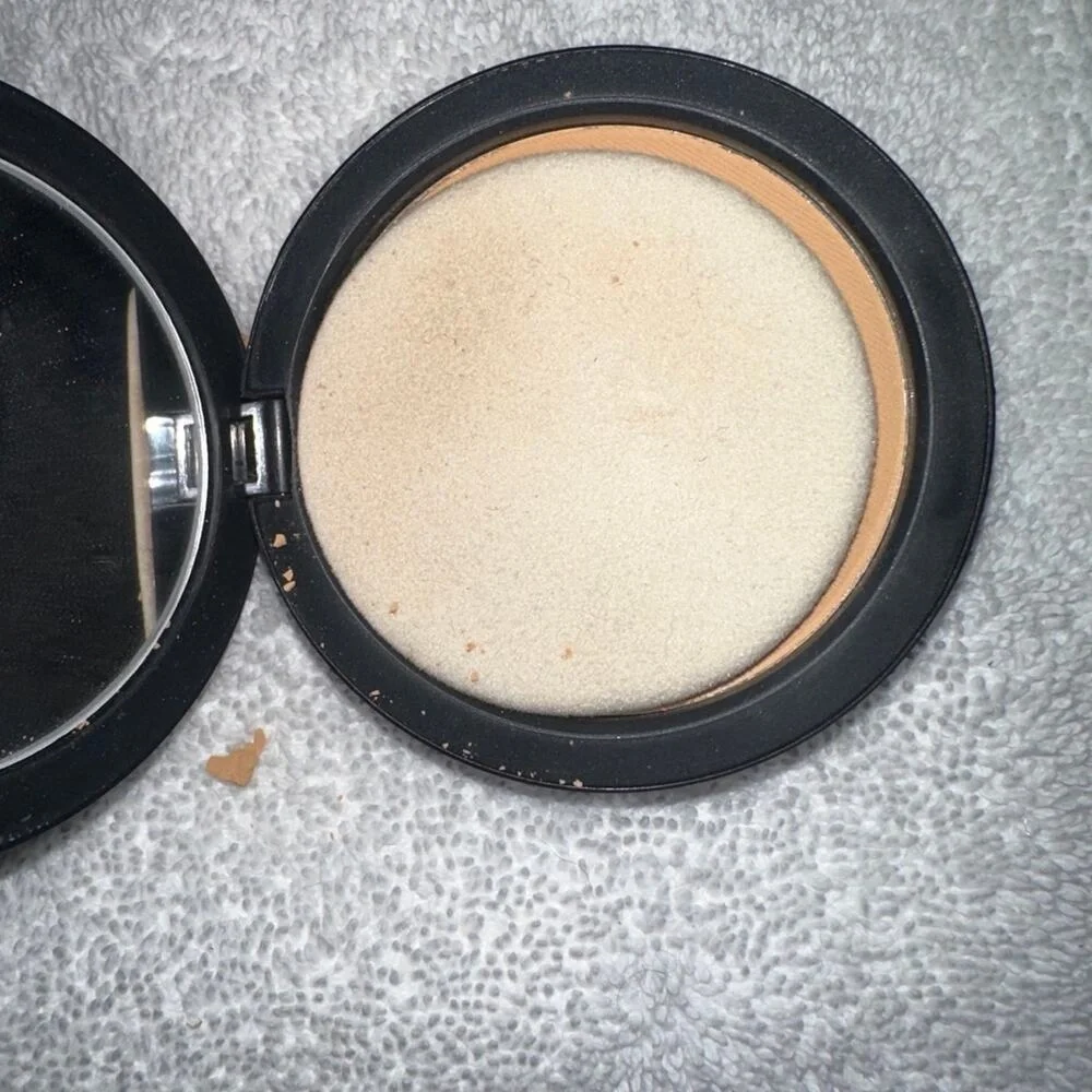 Youngblood mineral‎ rice setting powder dark foundation